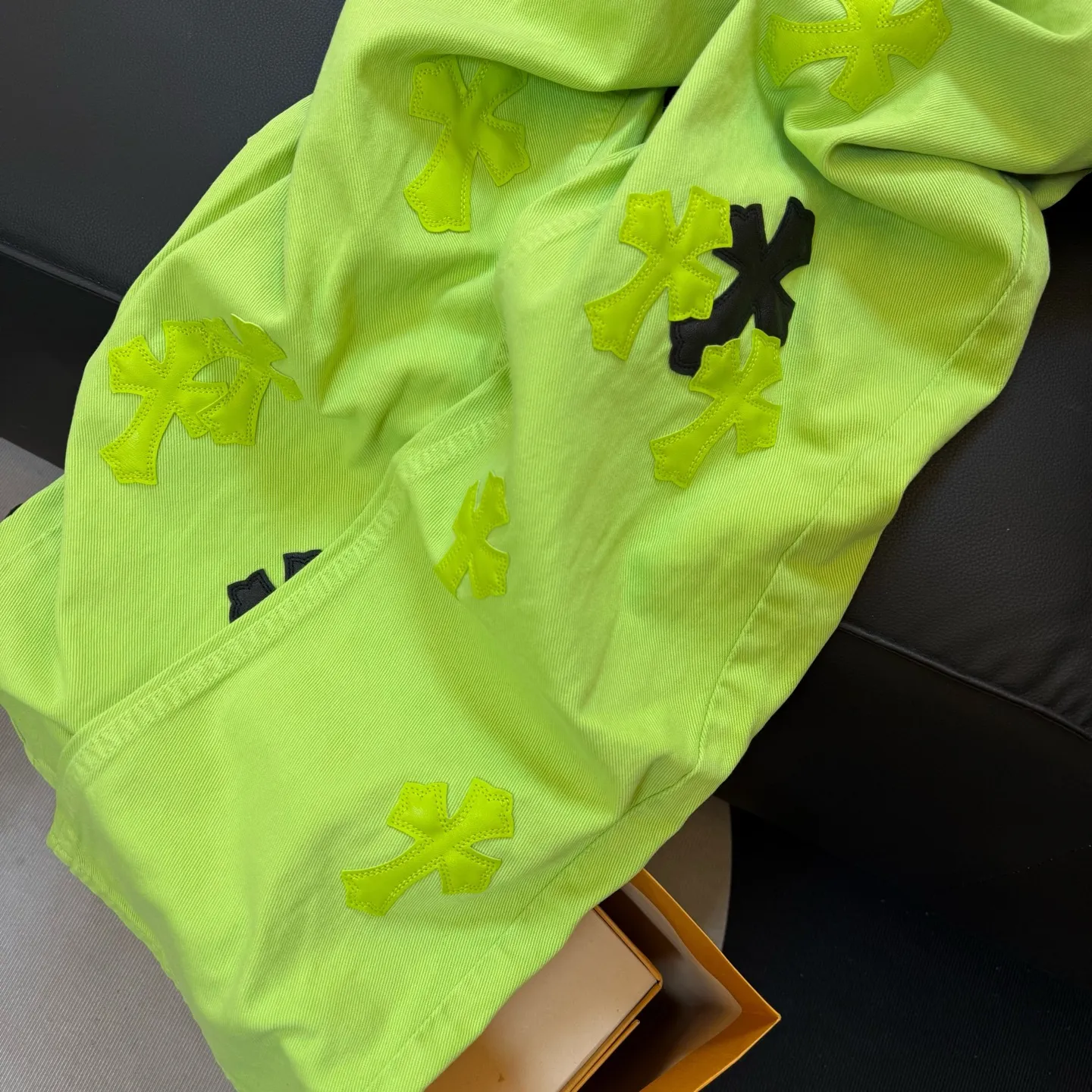 P280 Style number: D331 Chrome Hearts CH limited green leather jeans Color: Green Size: S M L